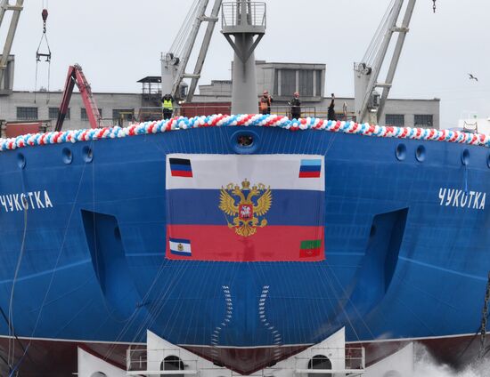 Спуск на воду атомного ледокола "Чукотка" в Санкт-Петербурге