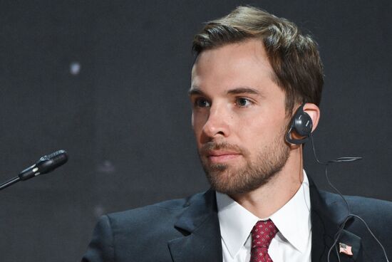 Симпозиум "Создавая будущее". Закрывающая пленарная дискуссия "Проектирование будущего"