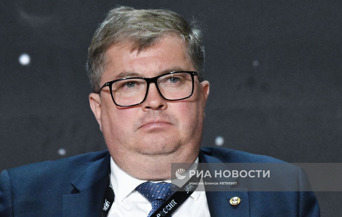 Симпозиум "Создавая будущее". Закрывающая пленарная дискуссия "Проектирование будущего"