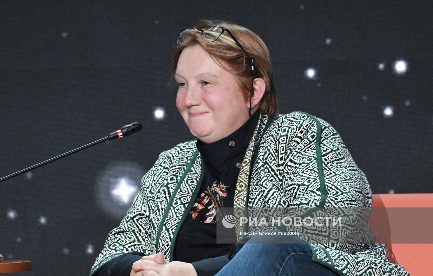 Симпозиум "Создавая будущее". Закрывающая пленарная дискуссия "Проектирование будущего"