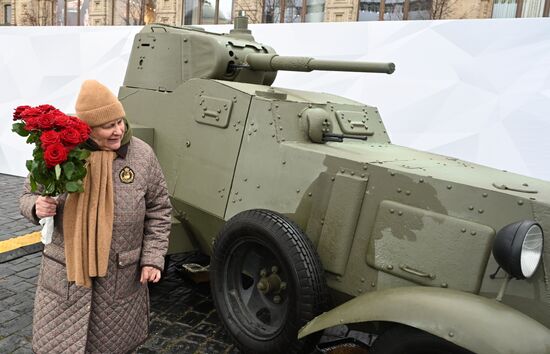 Музей под открытым небом в честь 83-й годовщины исторического военного парада на Красной площади