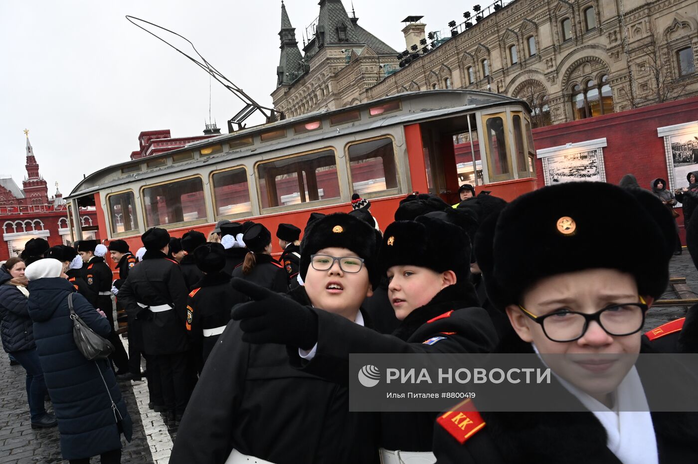 Музей под открытым небом в честь 83-й годовщины исторического военного парада на Красной площади