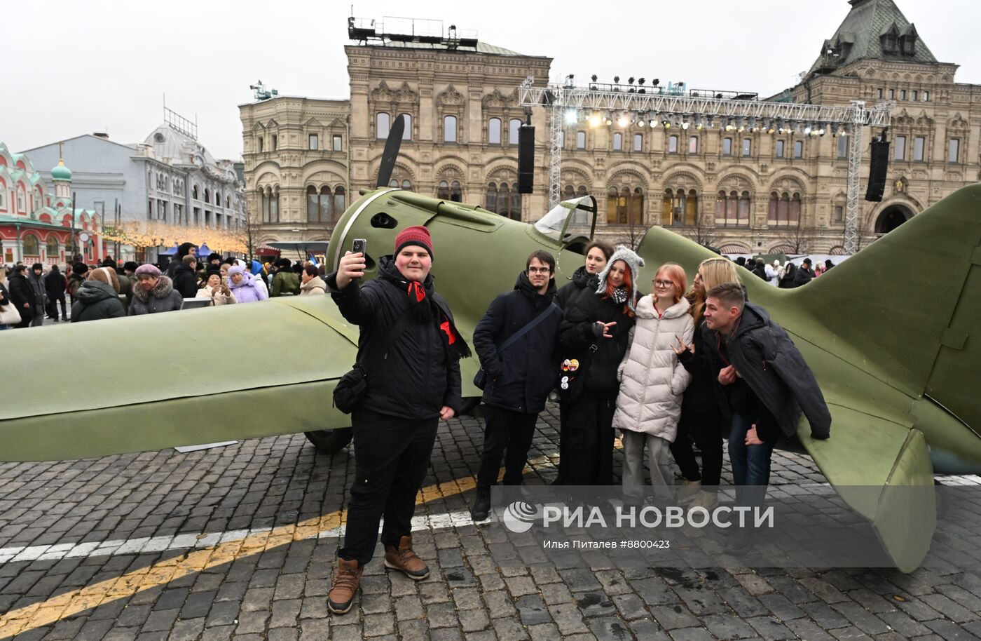 Музей под открытым небом в честь 83-й годовщины исторического военного парада на Красной площади