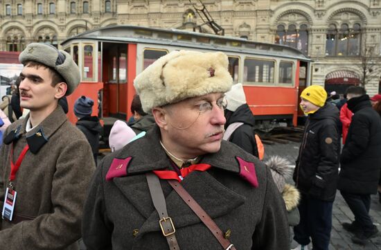 Музей под открытым небом в честь 83-й годовщины исторического военного парада на Красной площади