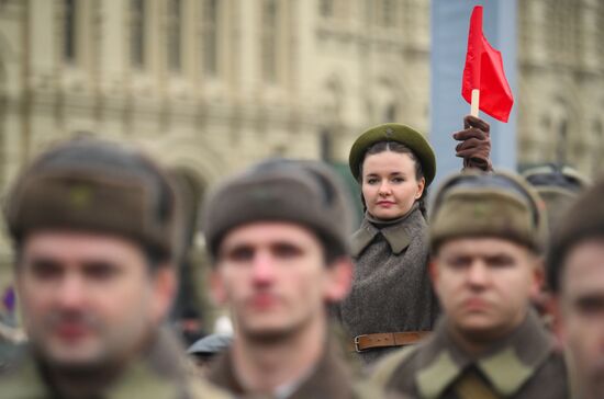 Музей под открытым небом в честь 83-й годовщины исторического военного парада на Красной площади