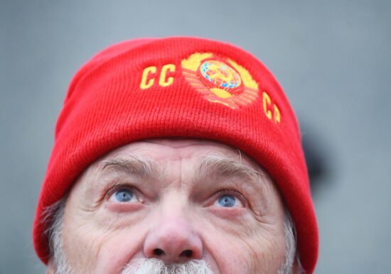 Акция КПРФ по случаю годовщины Октябрьской революции