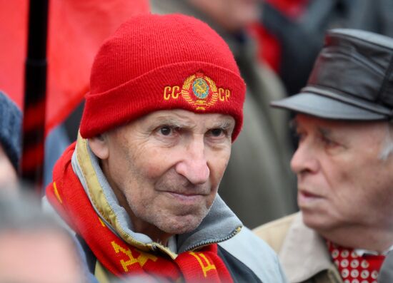 Акция КПРФ по случаю годовщины Октябрьской революции