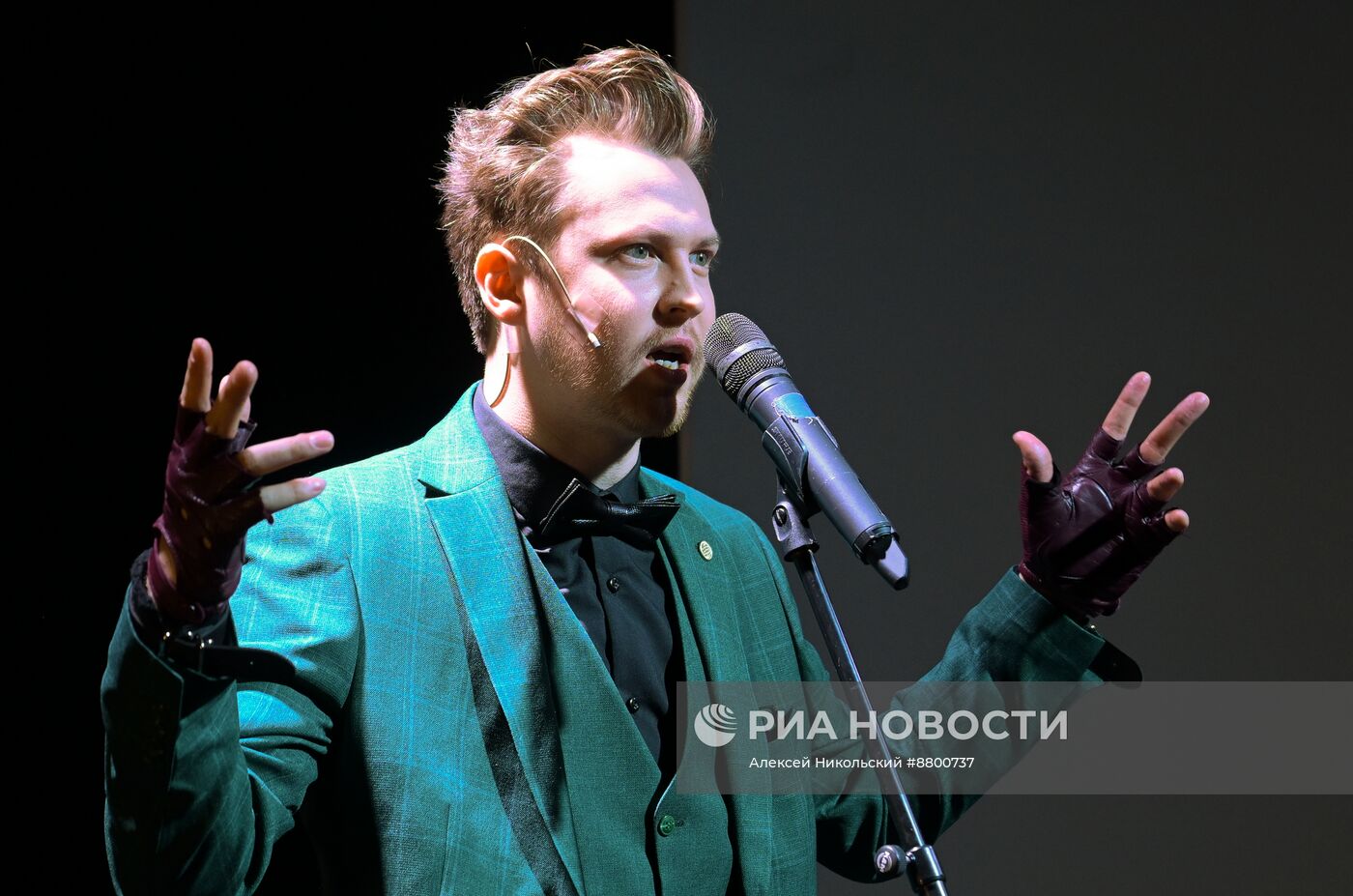 Спектакль "Записки сумасшедшего" в театре имени Н.В. Гоголя