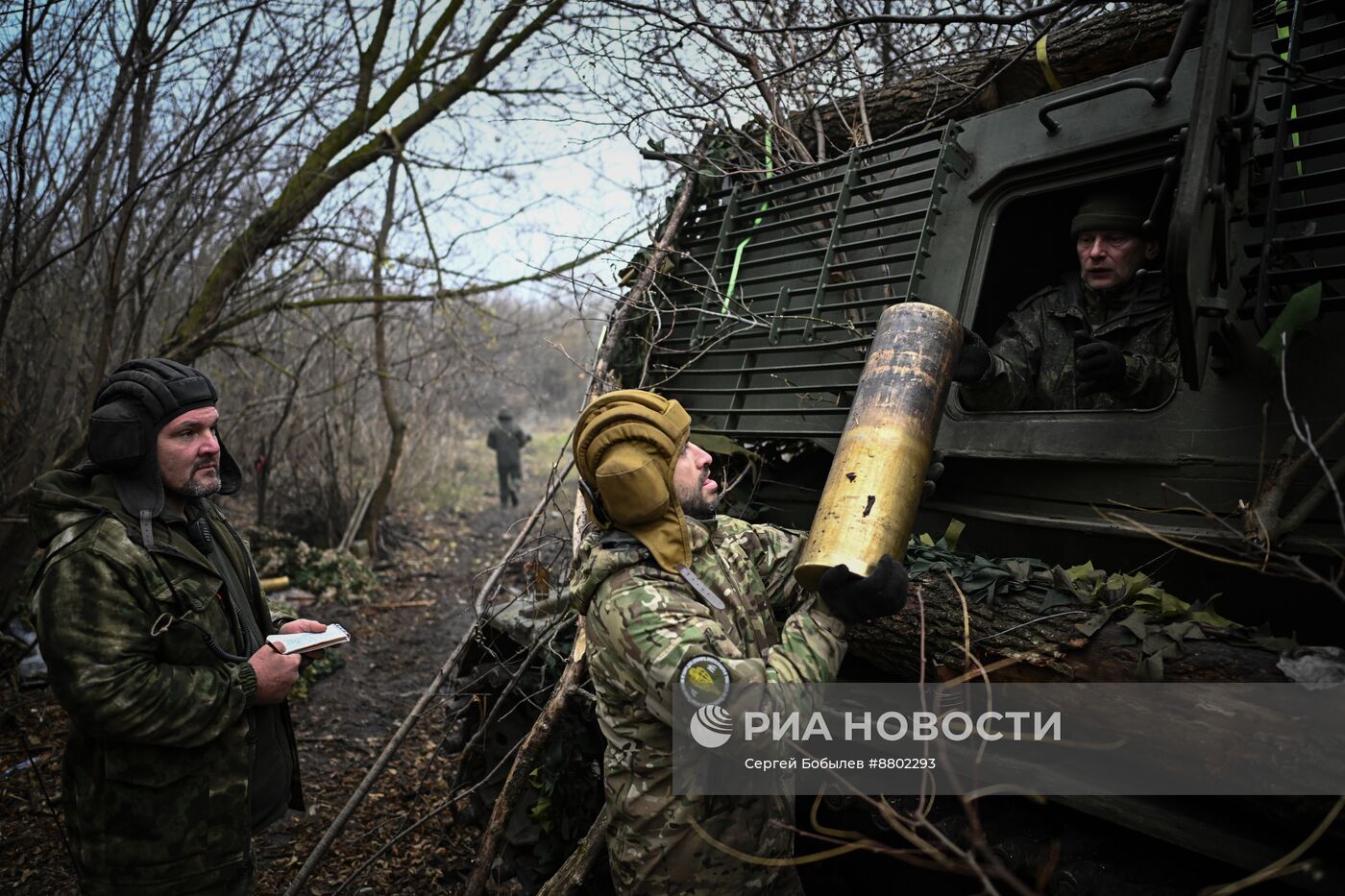 Работа артиллерийского расчета САУ 2С3 "Акация" группы "Пресса" спецназа "Ахмат"