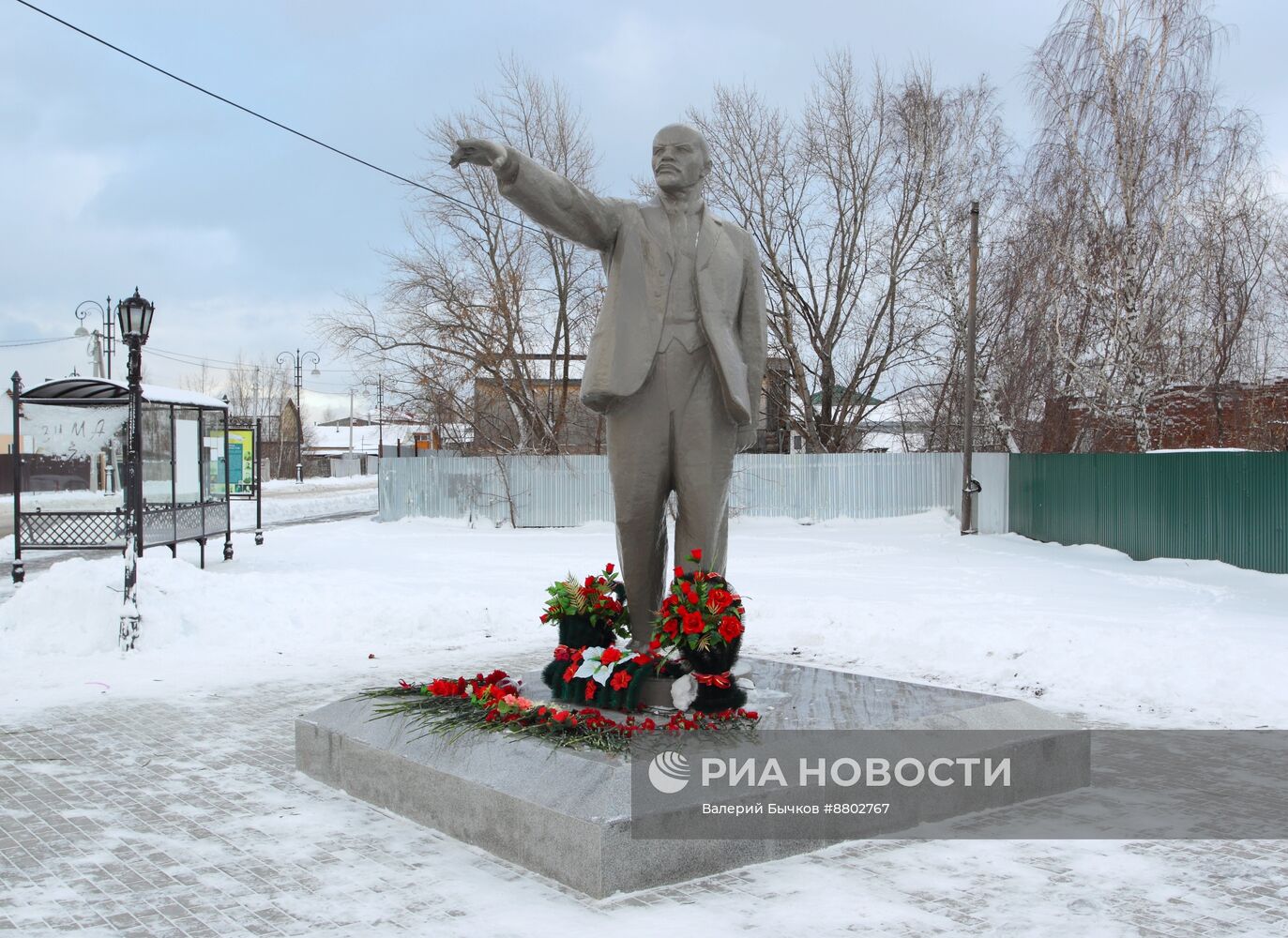 Церемония открытия памятника В. Ленину в Тобольске