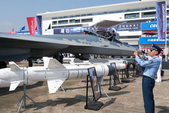 Международный аэрокосмический салон Airshow China 2024