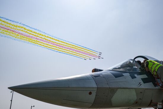 Международный аэрокосмический салон Airshow China 2024