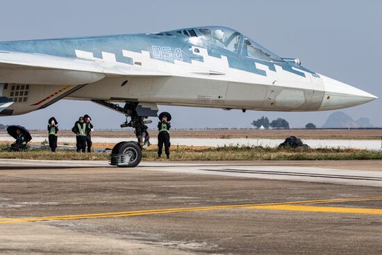 Международный аэрокосмический салон Airshow China 2024