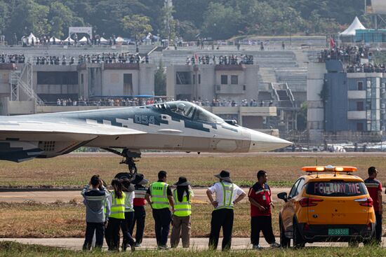 Международный аэрокосмический салон Airshow China 2024