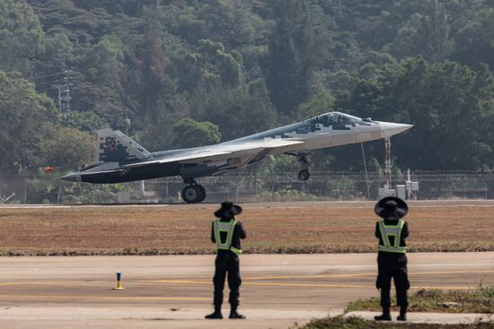 Международный аэрокосмический салон Airshow China 2024