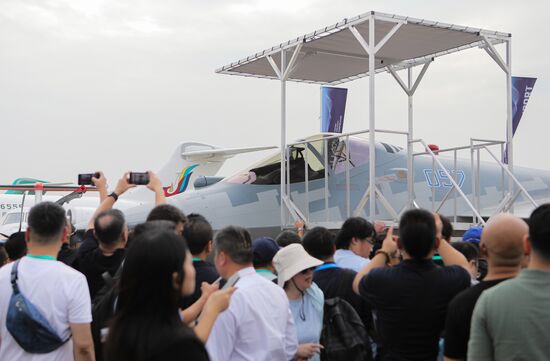 Международный аэрокосмический салон Airshow China 2024