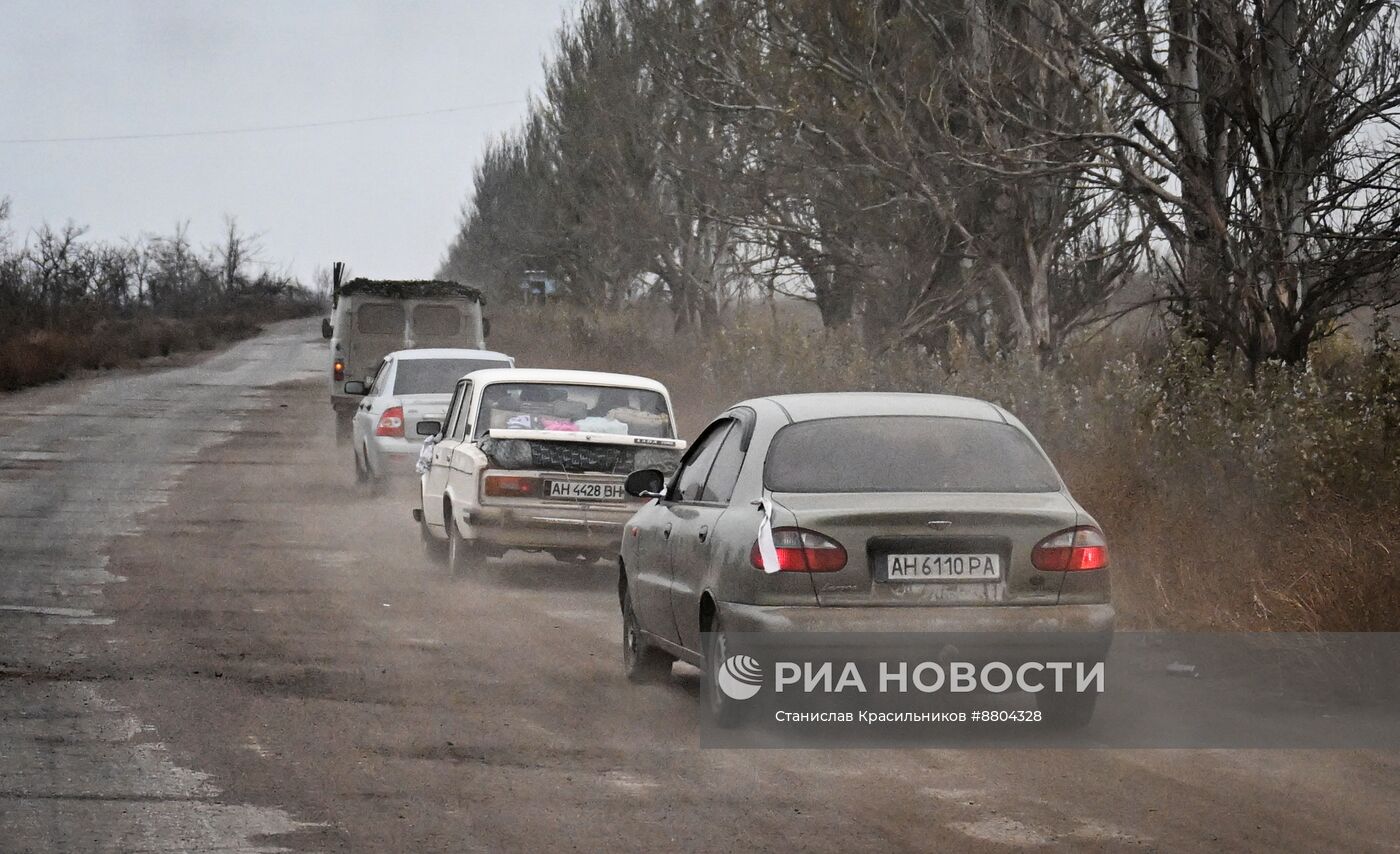 Эвакуация мирных жителей из освобожденных районов поселка Курахово