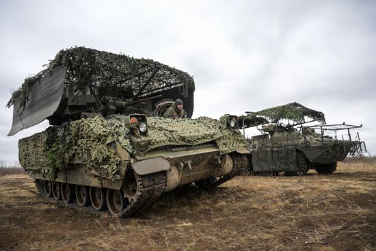 Подразделение ЦВО использует трофейную БМП М-2 Bradley производства США