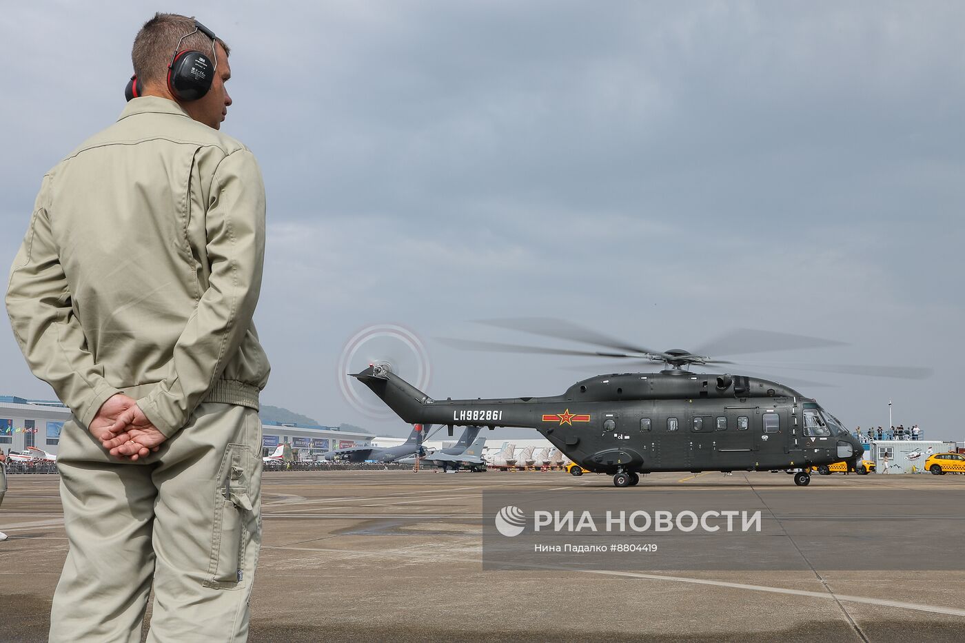 Международный аэрокосмический салон Airshow China 2024