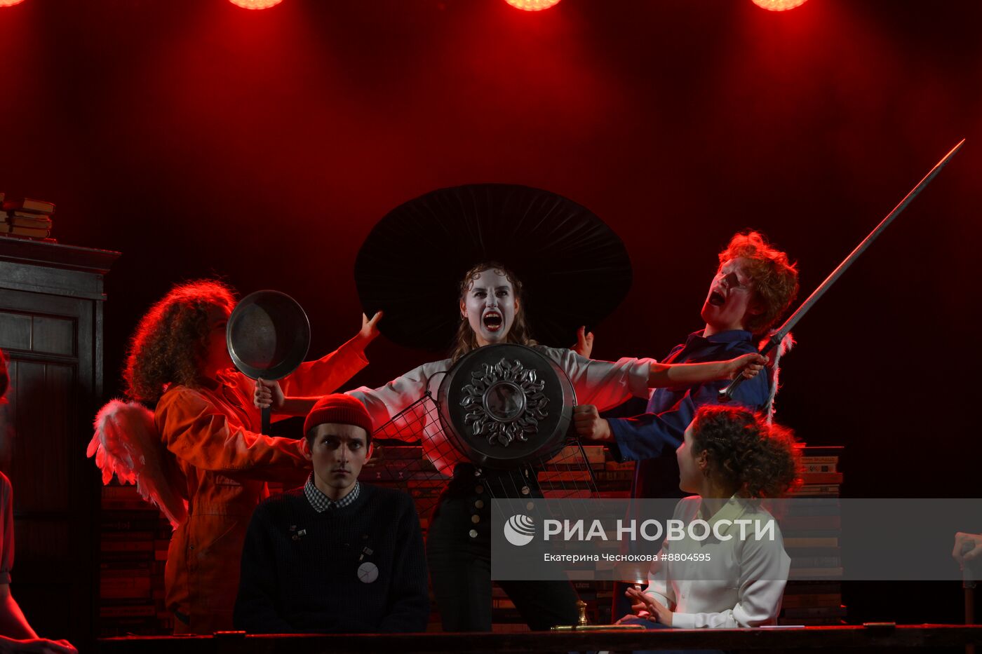 Спектакль "Добрый властитель быков" в театре "Шалом"