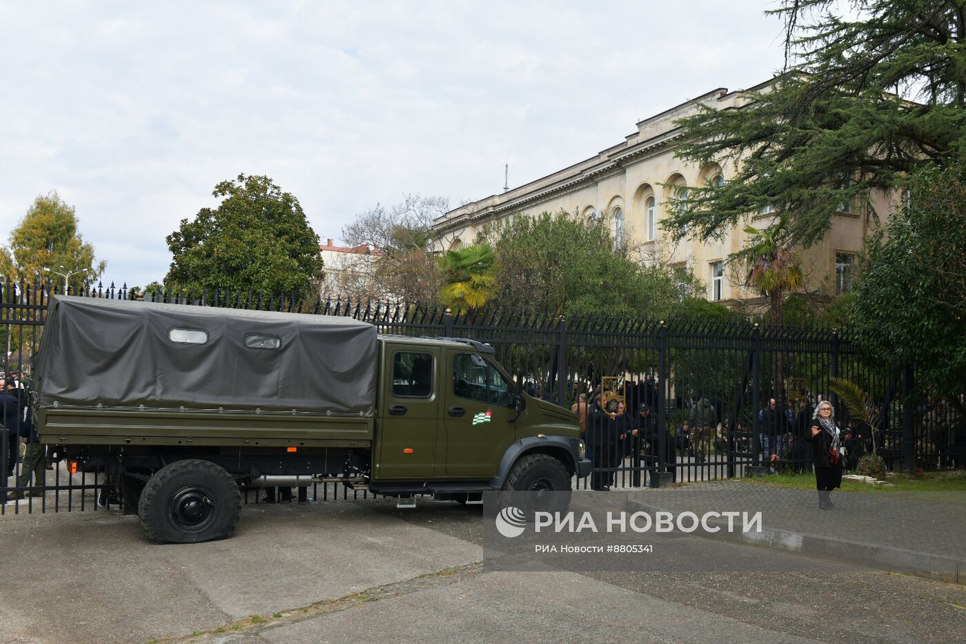 Обстановка у парламента Абхазии