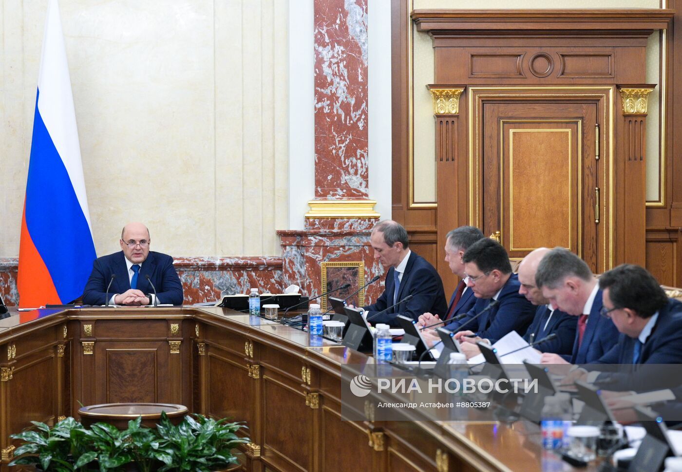 Премьер-министр Михаил Мишустин провел заседание правительства РФ