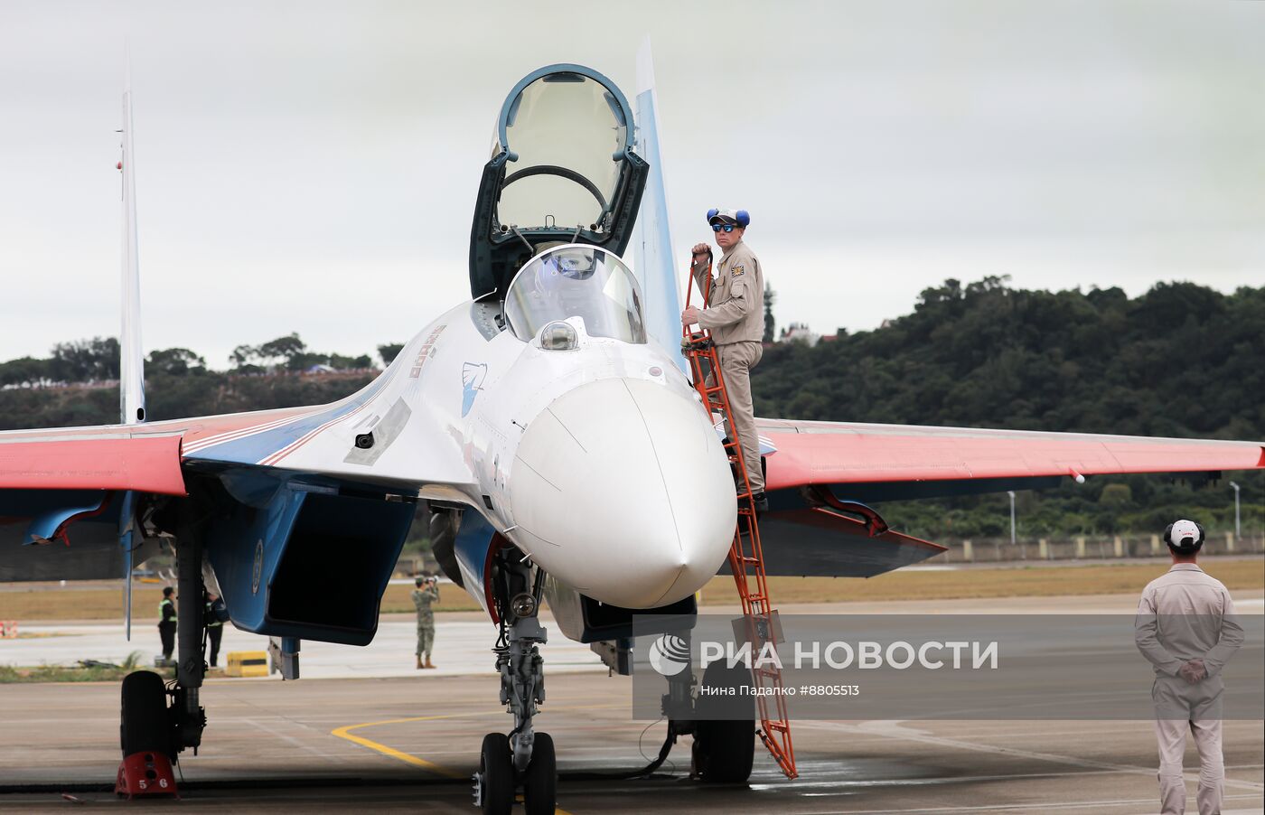 Международный аэрокосмический салон Airshow China 2024