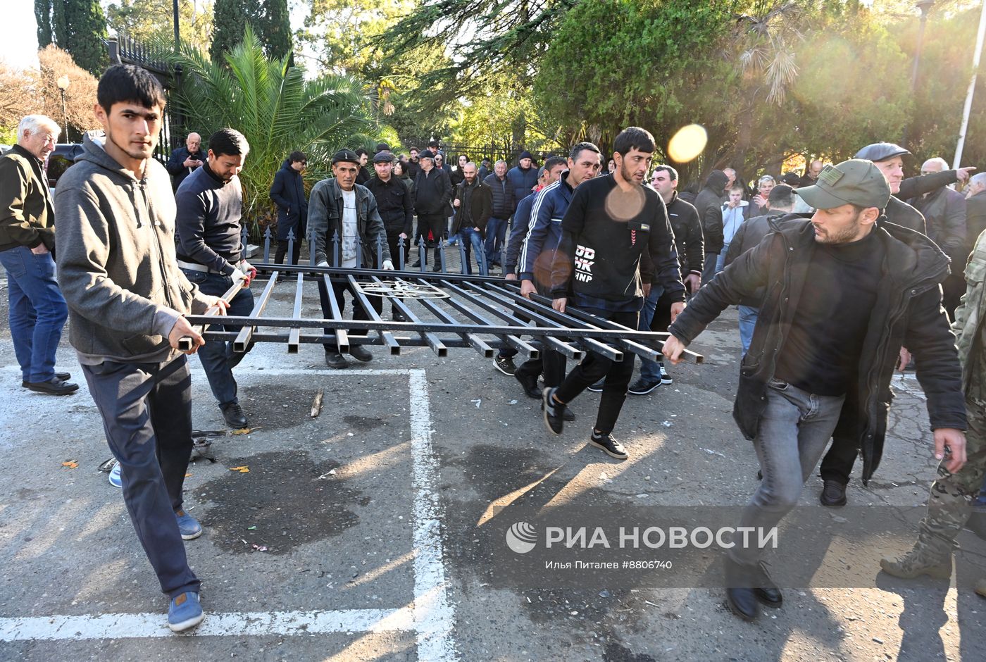 Акция протеста абхазской оппозиции в Сухуме