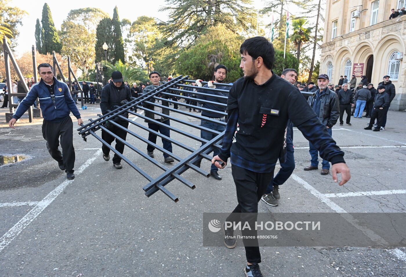 Акция протеста абхазской оппозиции в Сухуме