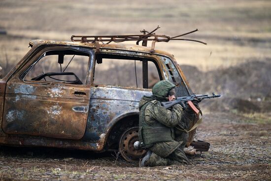 Боевая подготовка штурмовых подразделений 30-й мотострелковой бригады ЦВО в ДНР