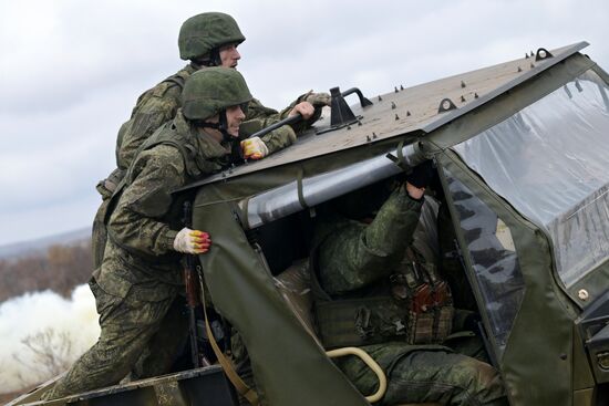 Боевая подготовка штурмовых подразделений 30-й мотострелковой бригады ЦВО в ДНР