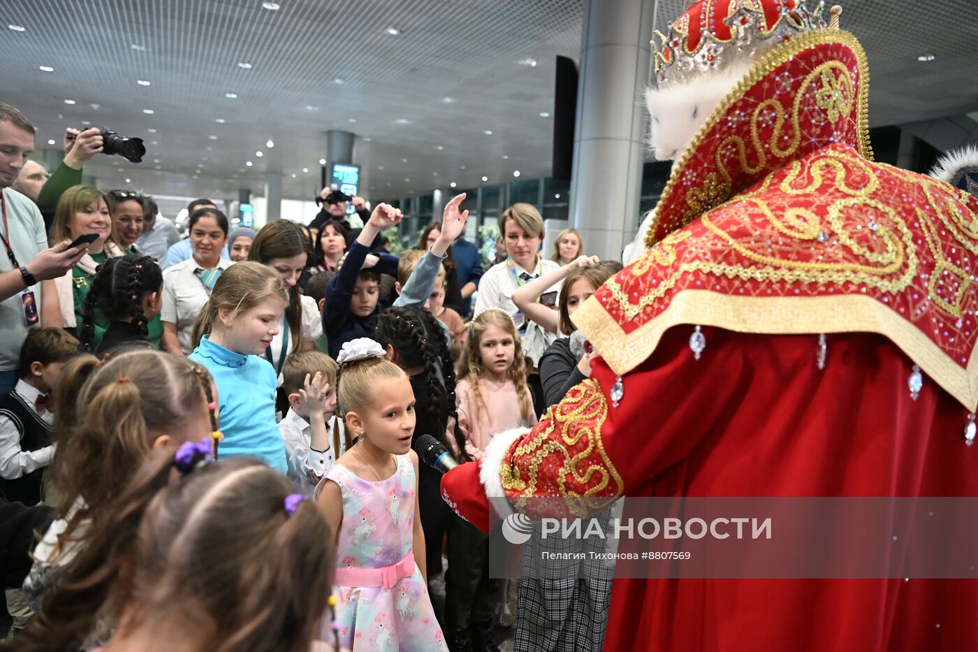 Празднование дня рождения Деда Мороза 