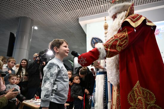 Празднование дня рождения Деда Мороза 