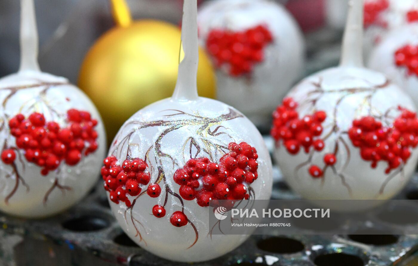 Производство новогодних игрушек в Красноярске