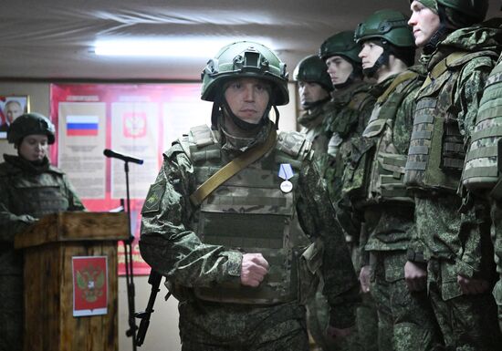 Награждение артиллеристов группировки войск "Центр" в честь Дня ракетных войск и артиллерии