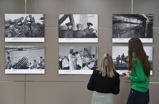 Открытие фотовыставки "Освобождение. Путь к победе. Тыл" в Красноярске