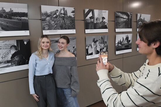 Открытие фотовыставки "Освобождение. Путь к победе. Тыл" в Красноярске