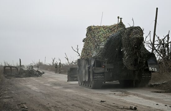 Расчистка и разминирование дорог в Покровском районе ДНР саперами 12-й инженерно-саперной бригады группировки войск "Центр" 