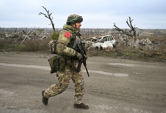 Расчистка и разминирование дорог в Покровском районе ДНР саперами 12-й инженерно-саперной бригады группировки войск "Центр" 