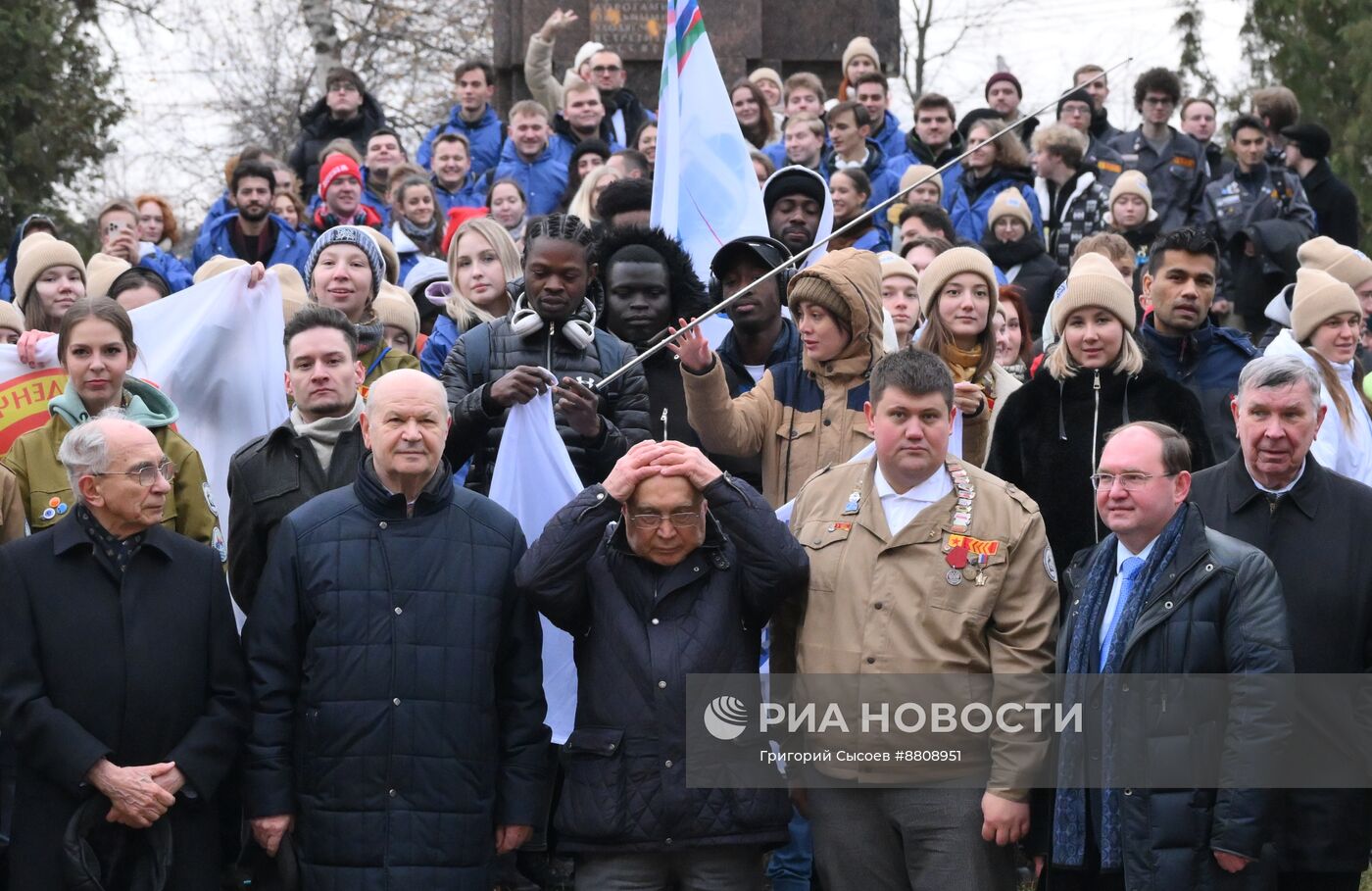 Закладка памятной плиты в честь 65-летия движения студенческих отрядов