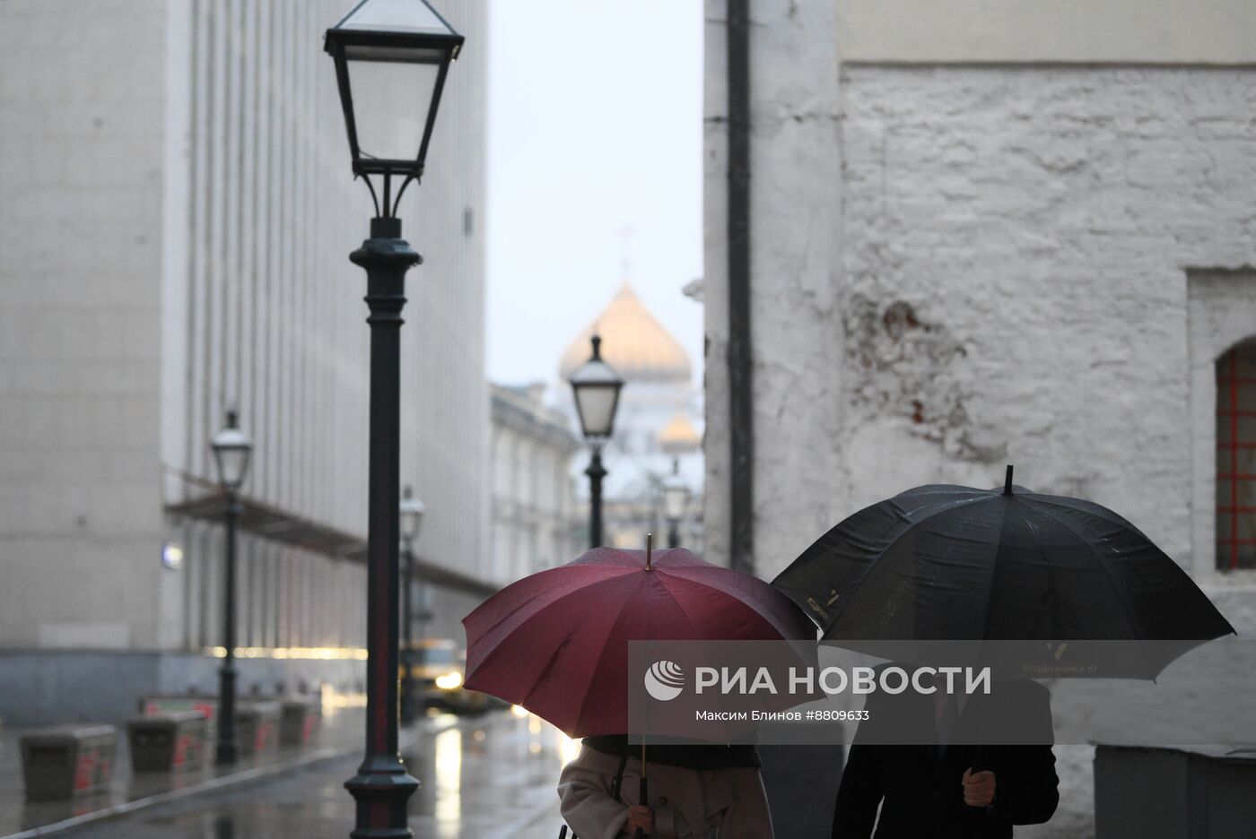 Дождь с сильным ветром в Москве