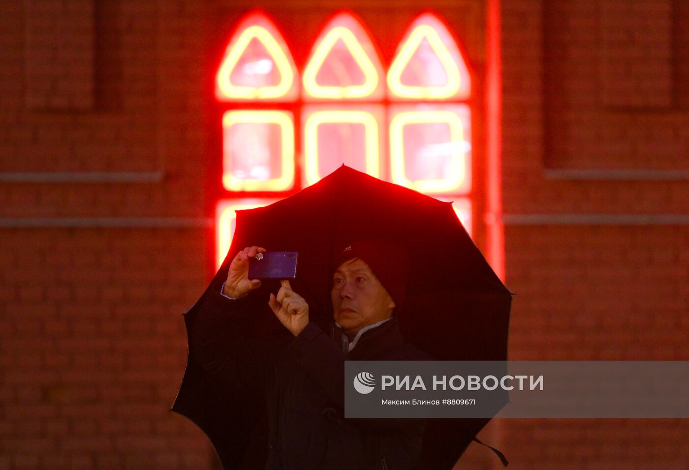 Дождь с сильным ветром в Москве