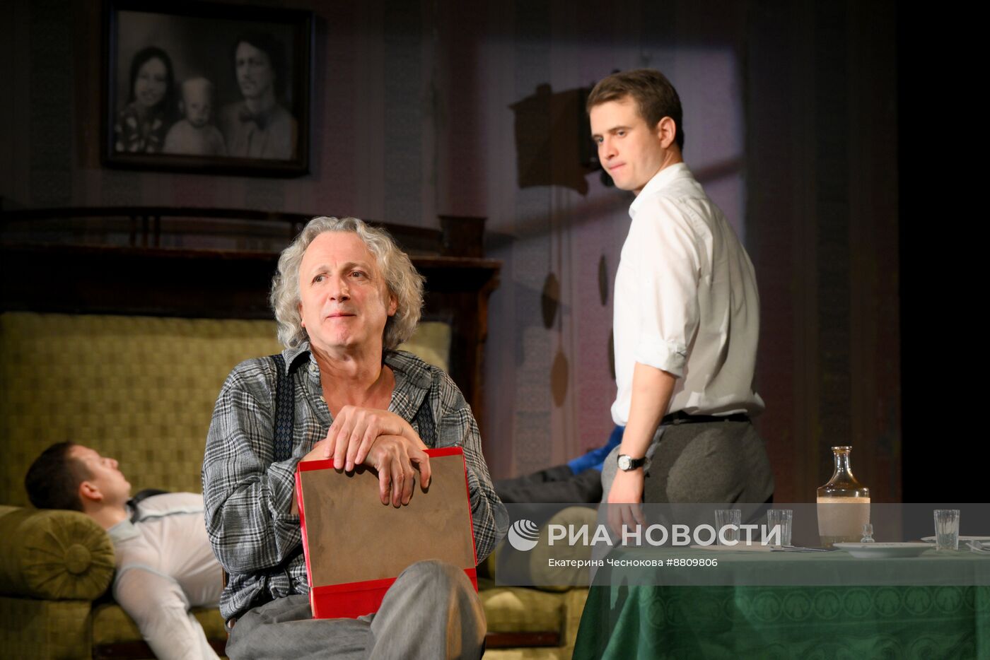 Спектакль "Старший сын" в театре "Современник"