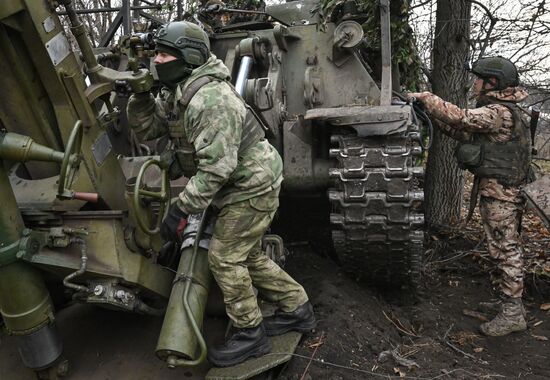 Боевая работа расчета 2С4 "Тюльпан" самоходно-артиллерийского полка ЦВО на Красноармейском направлении