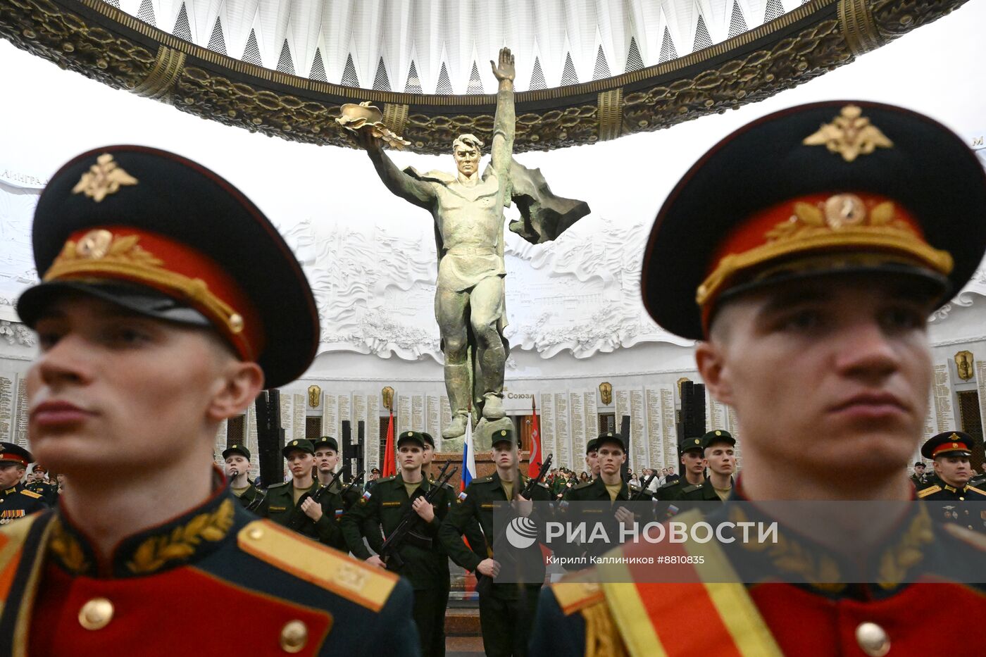 Новобранцы Преображенского полка приняли присягу в Музее Победы