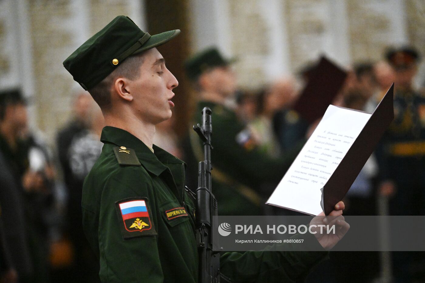 Новобранцы Преображенского полка приняли присягу в Музее Победы