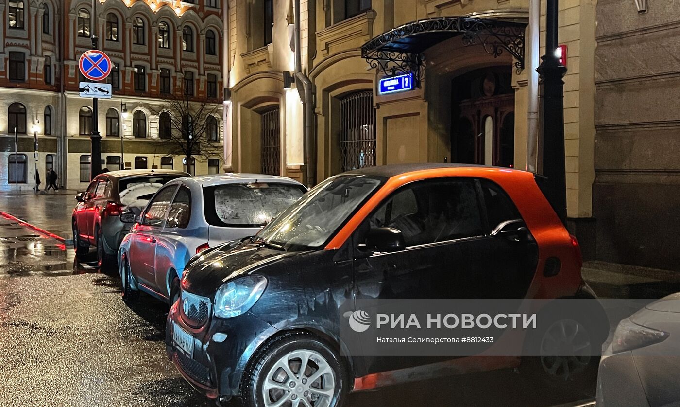 Паркова автомобилей в Москве