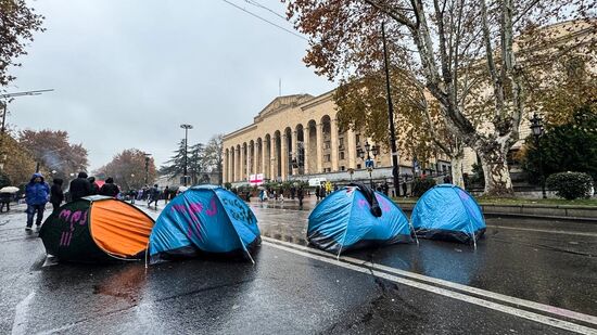 Митинг оппозиции в Тбилиси