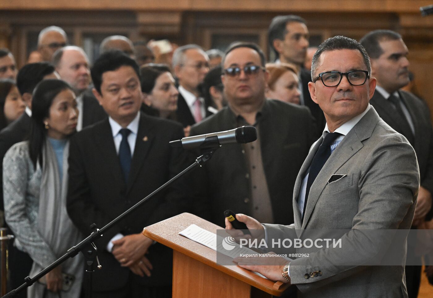 Презентация артефактов наследия нашей страны и мира главам дипломатических миссий дружественных государств 