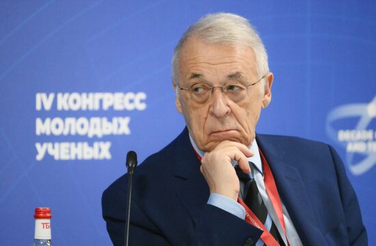 IV КМУ-2024. Госзадание 2.0 – Химия: от суверенитета к технологическому лидерству
Александр Клименко, председатель научно-технологического совета, Российский научный фонд Место: Россия, Федеральная территория "Сириус". Автор: Григорий Сысоев. IV КМУ-2024. Госзадание 2.0 – Химия: от суверенитета к технологическому лидерству